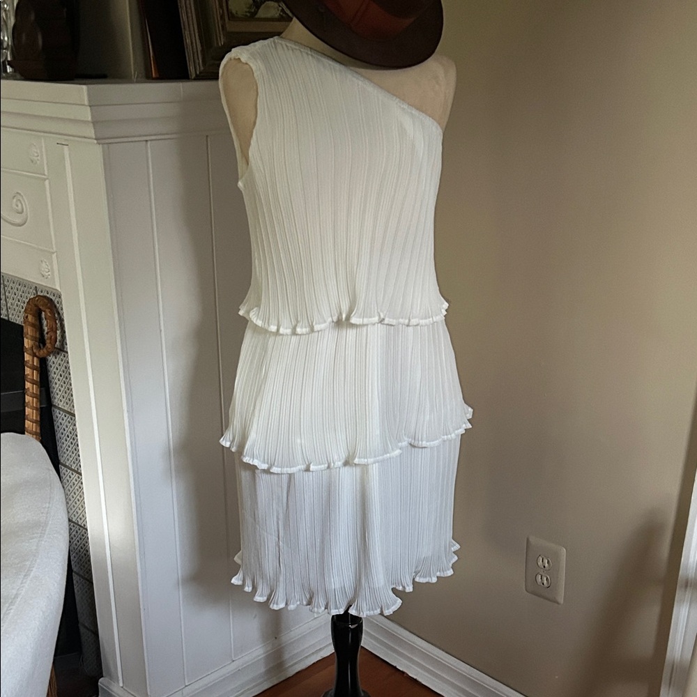 Chic One Shoulder White Layered Dress